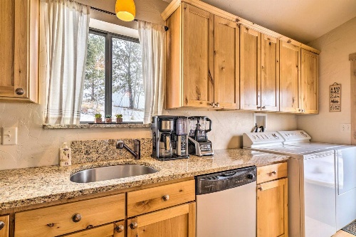Mountain Paradise with Grill, WiFi and Stunning Views! image 2